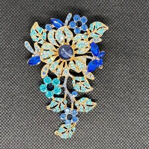 Stunning Gold Tone & Blue Crystal Floral Spray Brooch Pin
